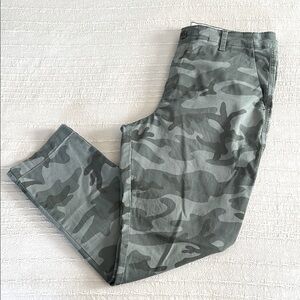 GAP Camouflage Girlfriend Chinos